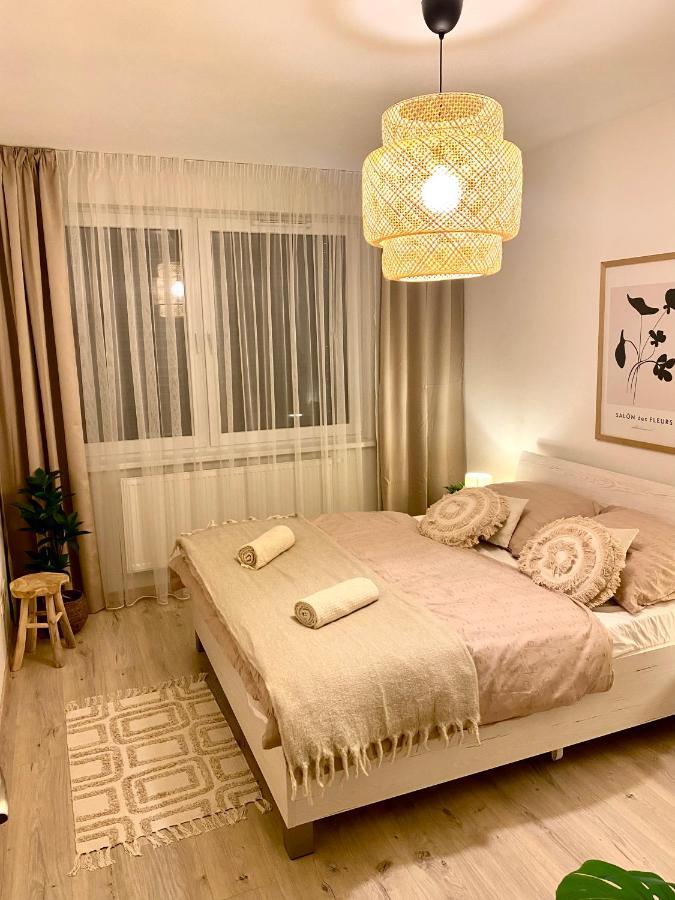The Elite Suite Downtown A/C & Garage Parking Bratislava Extérieur photo