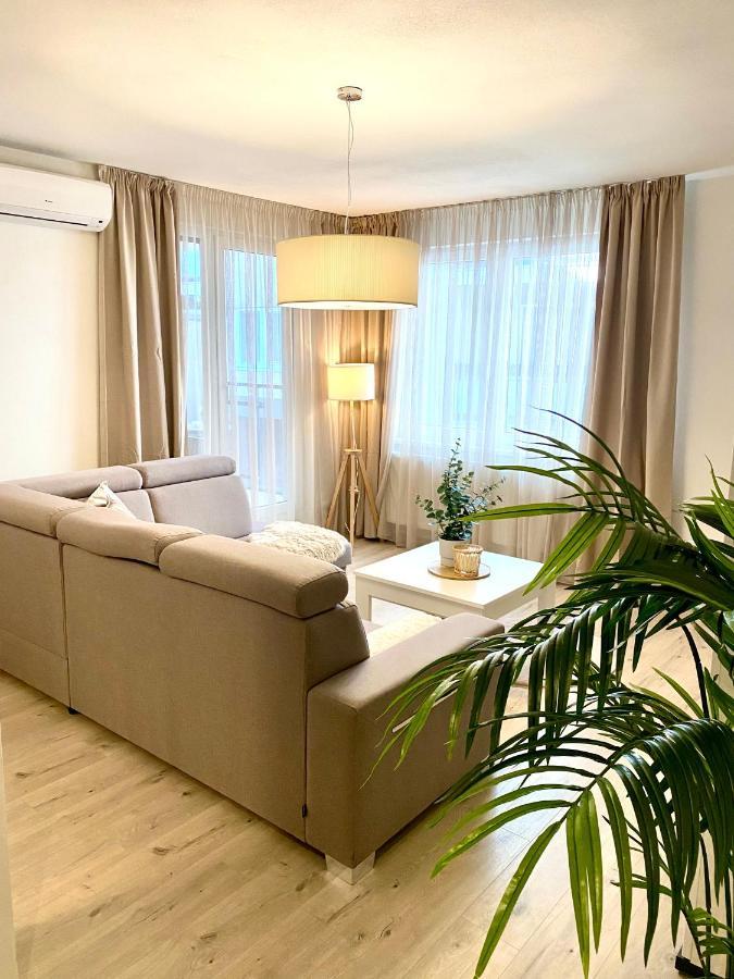 The Elite Suite Downtown A/C & Garage Parking Bratislava Extérieur photo