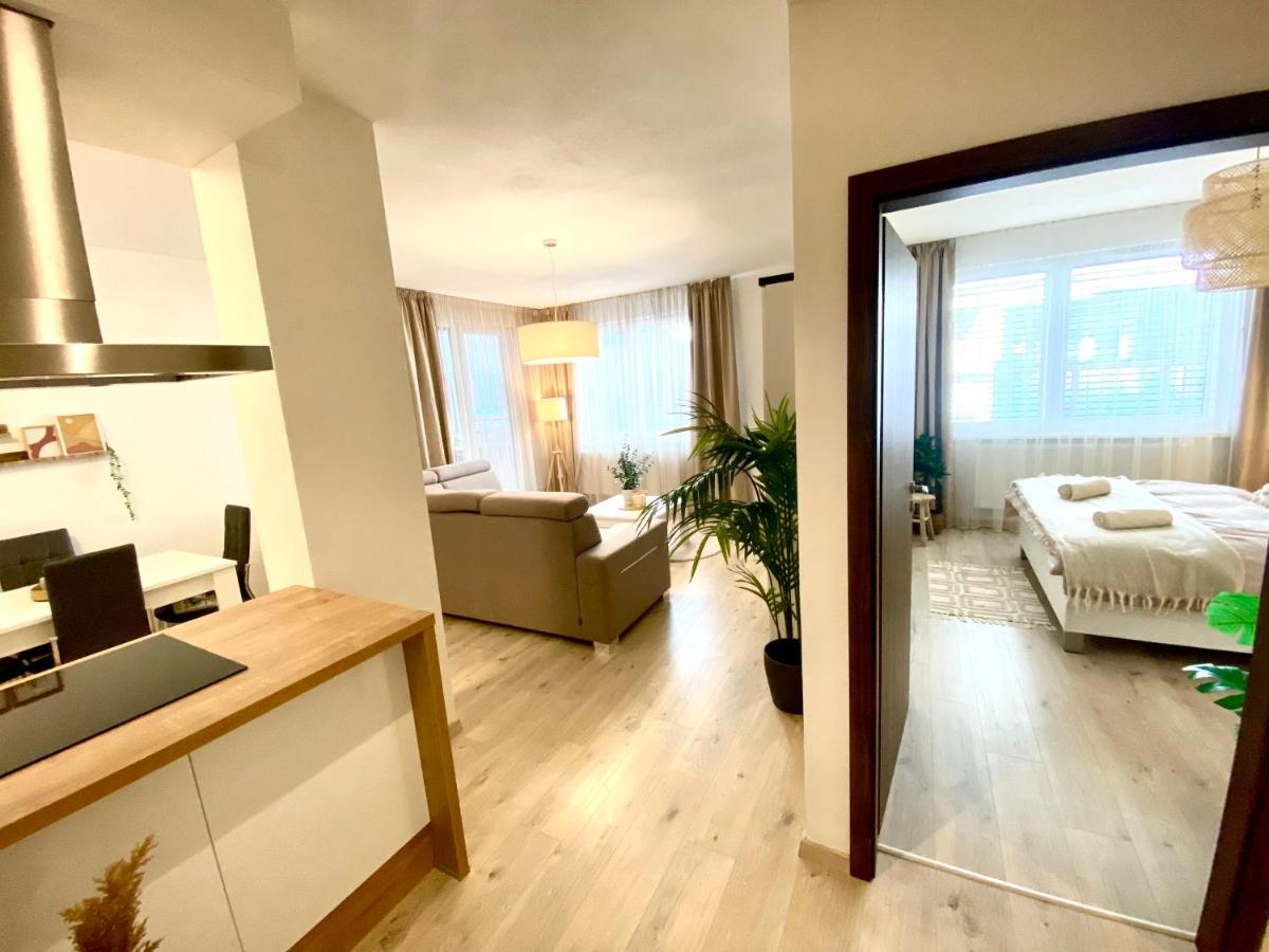 The Elite Suite Downtown A/C & Garage Parking Bratislava Extérieur photo